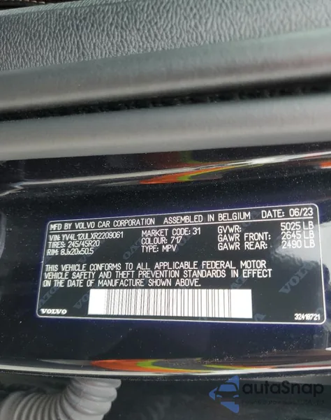 2024 Volvo Xc40 Plus z USA, uszkodzony, nr VIN YV4L12ULXR2209061